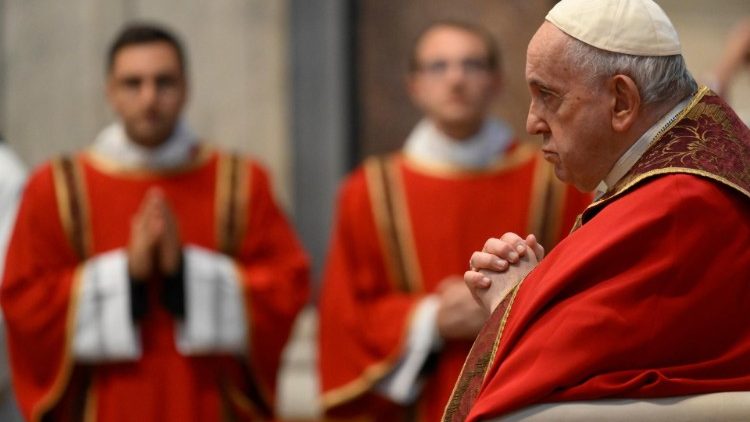 O PAPA: OS CRISTÃOS SÃO CHAMADOS A SER HUMILDES TRABALHADORES, A&nbsp;SERVIR