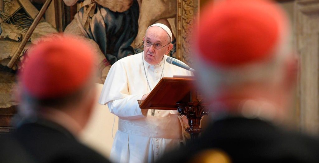 O PAPA À CÚRIA: SÓ QUEM AMA CAMINHA RUMO À&nbsp;VERDADE